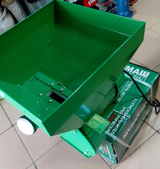 Професионална Руска Фуражомелка ДРУЖБА 3,8kW с 4 Решетки и Функция за Кочани Царевица - Image 4